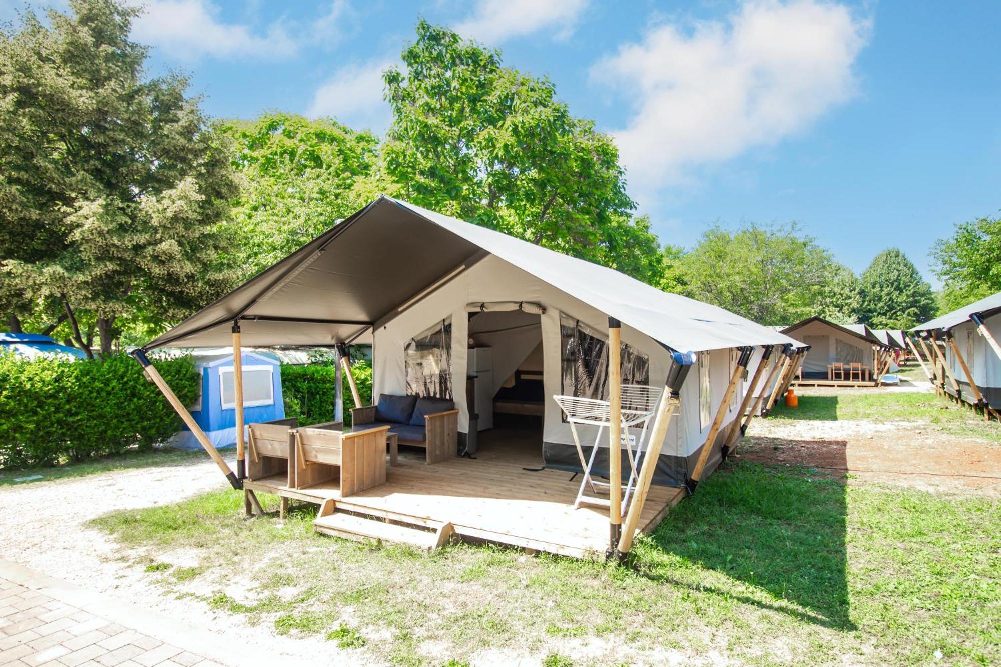 Easyatent Camping Porto Sole เวอร์ซาร์ ภายนอก รูปภาพ